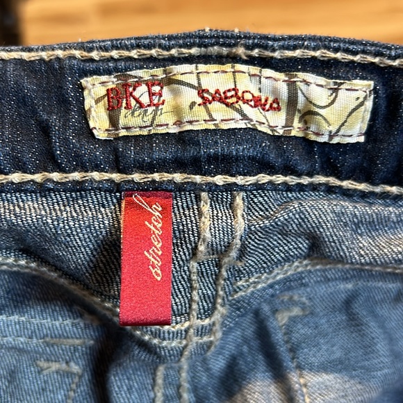 BKE Sabrina, stretch jean shorts - Picture 5 of 7